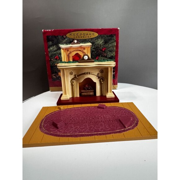 Hallmark Bearingers Of Victoria Circle Lighted Fireplace Display Base 1993 - Picture 4 of 7